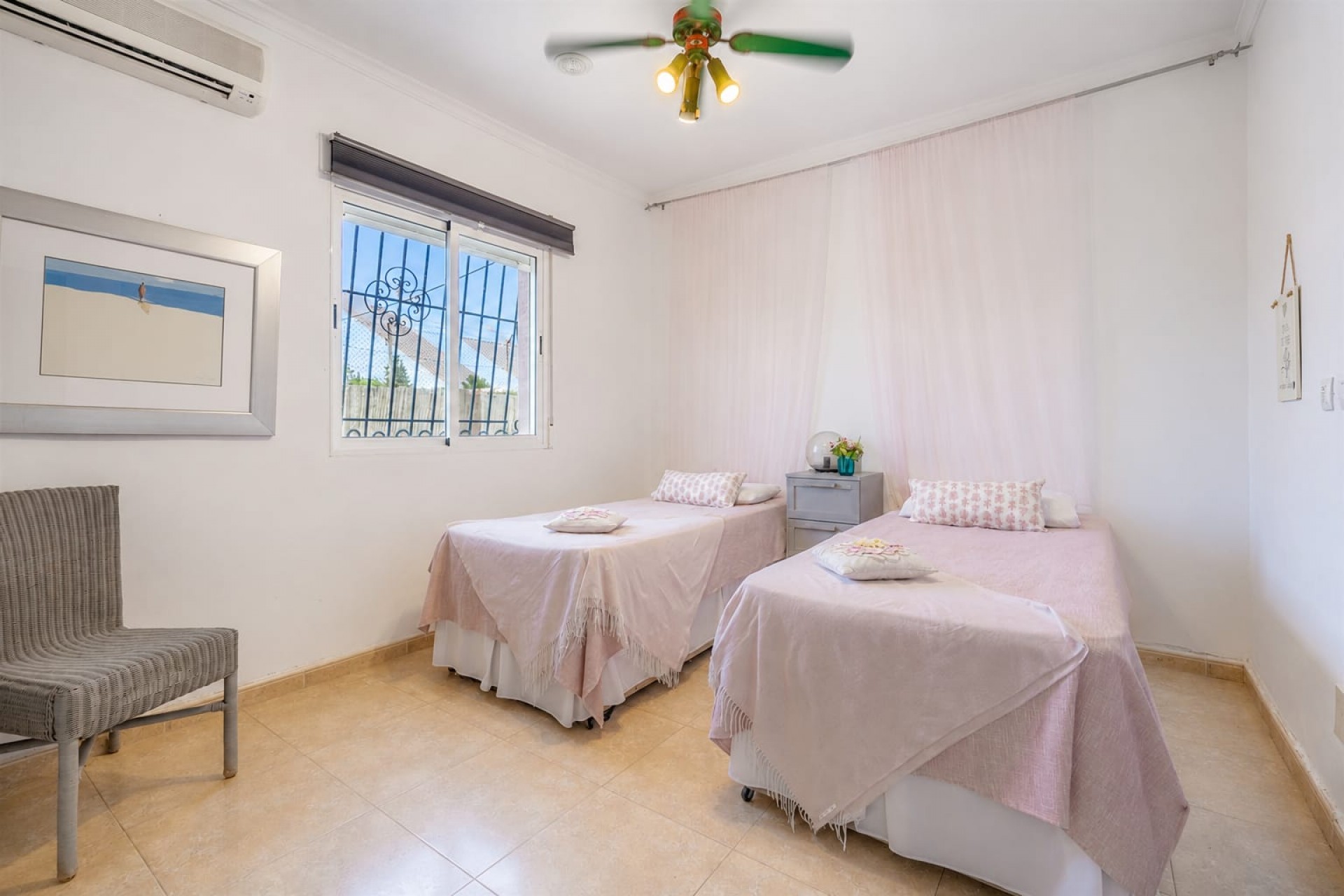 Resale - Villa -
Valle Del Sol - Inland