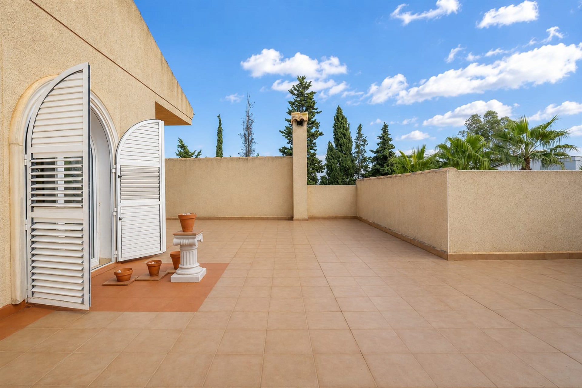 Resale - Villa -
Valle Del Sol - Inland
