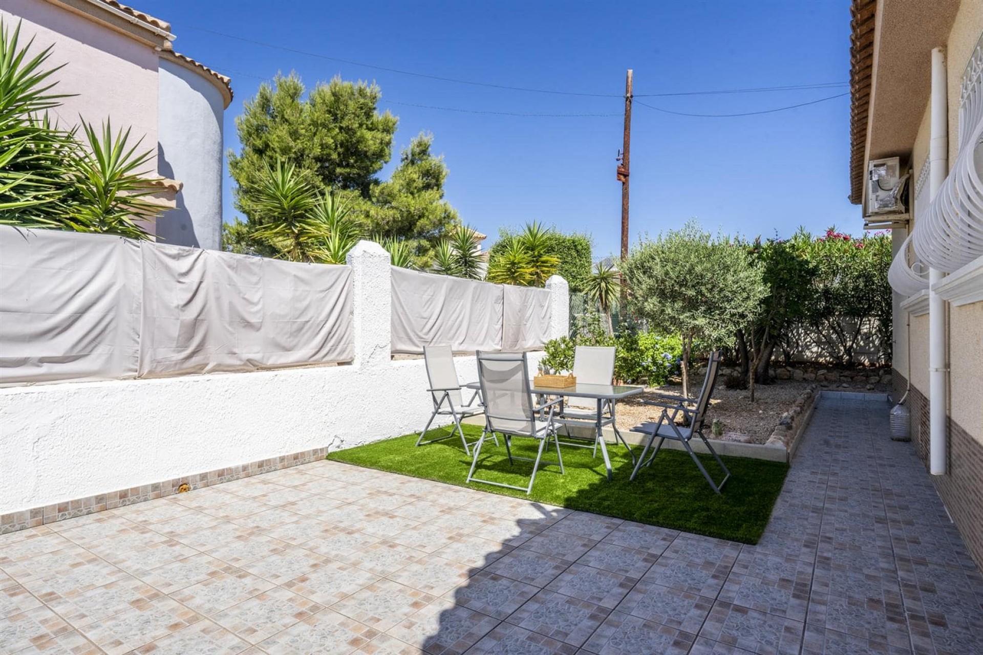Resale - Villa -
Valle Del Sol - Inland
