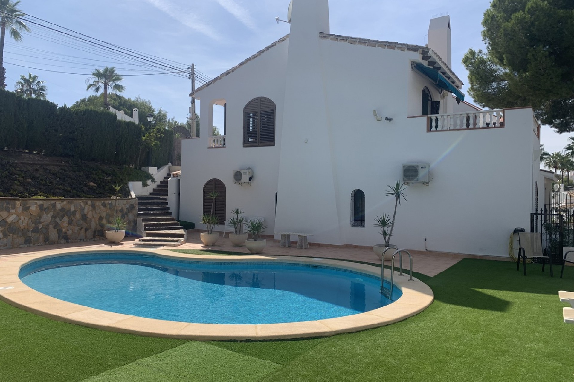 Resale - Villa -
Villamartin - Costa Blanca