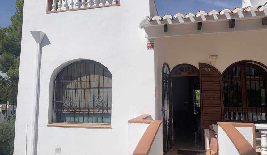 Resale - Villa -
Villamartin - Costa Blanca