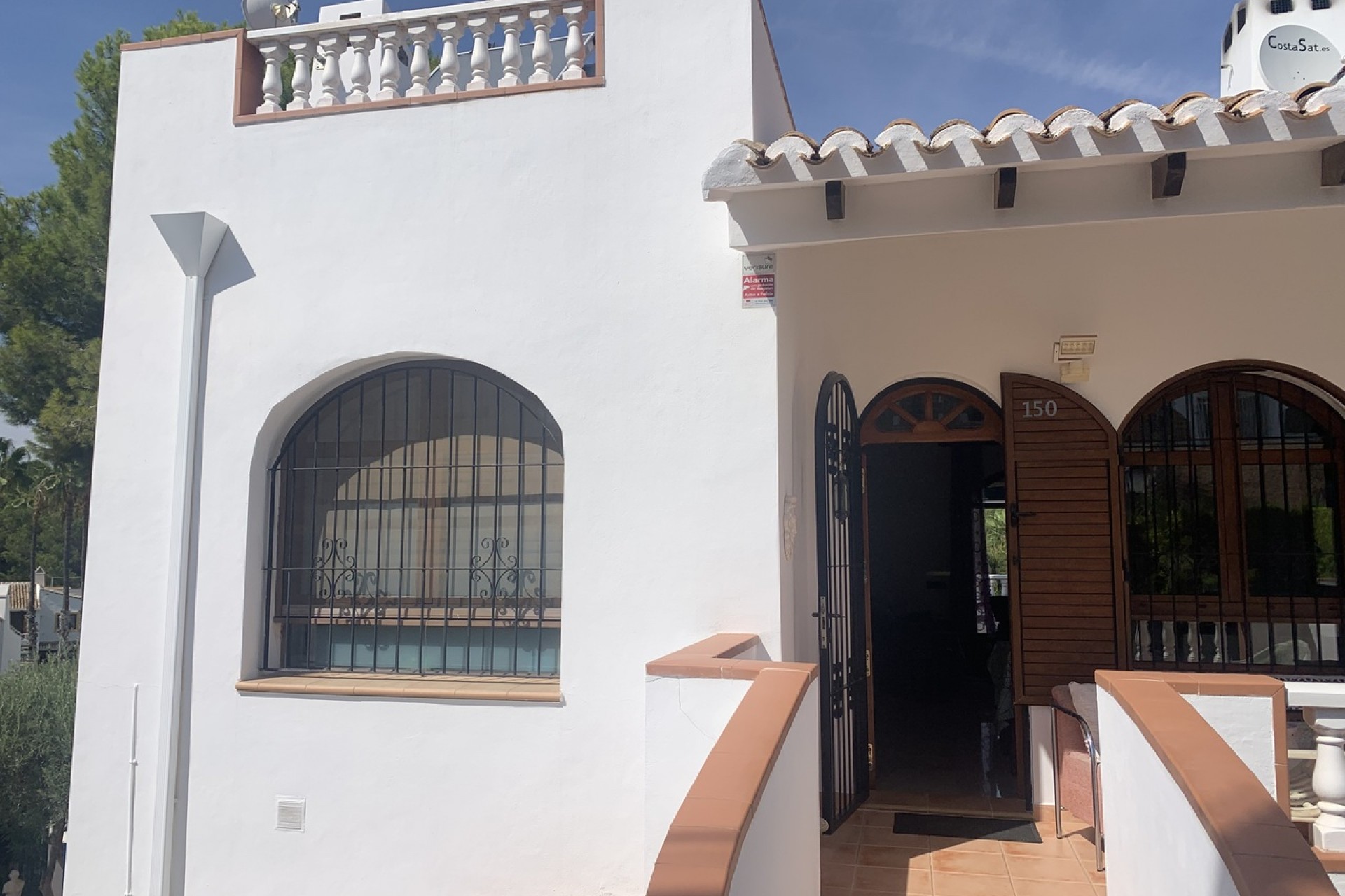 Resale - Villa -
Villamartin - Costa Blanca