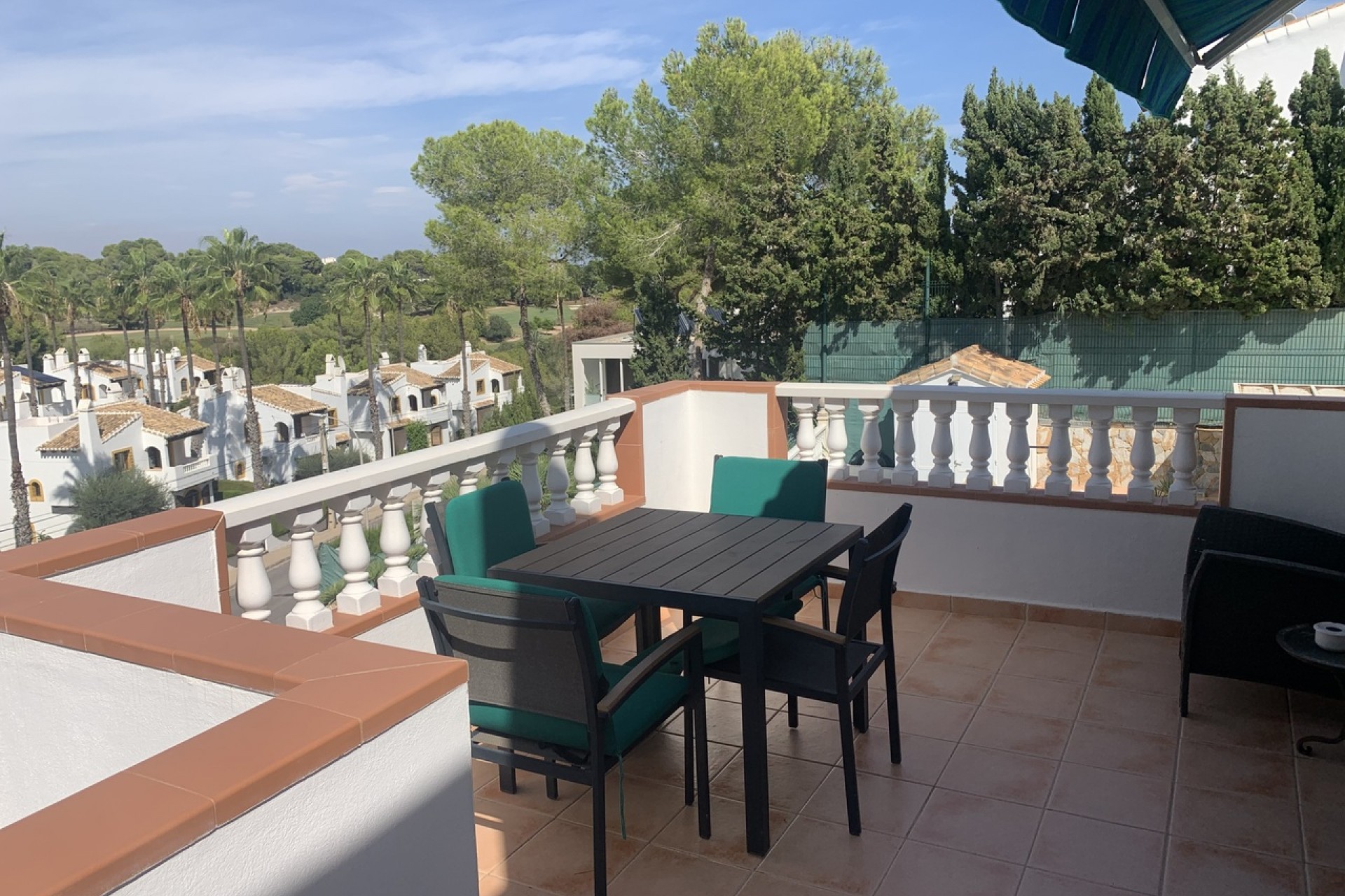 Resale - Villa -
Villamartin - Costa Blanca