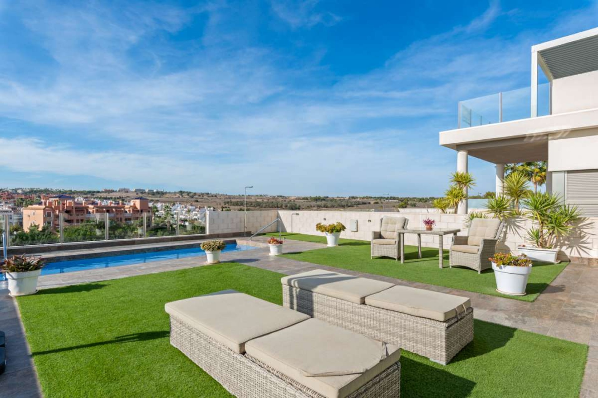 Resale - Villa -
Villamartin - Costa Blanca