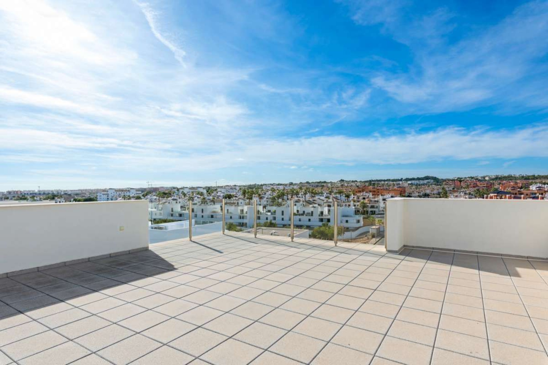 Resale - Villa -
Villamartin - Costa Blanca