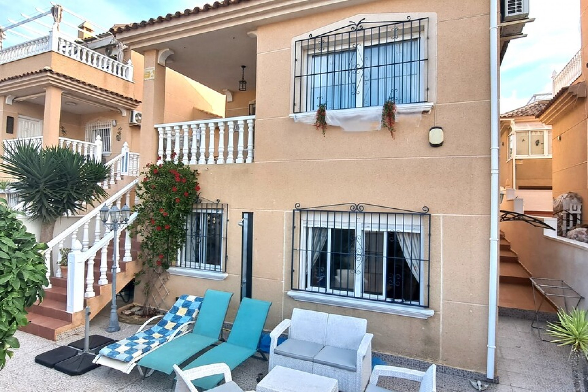 Resale - Villa -
Villamartin - Costa Blanca