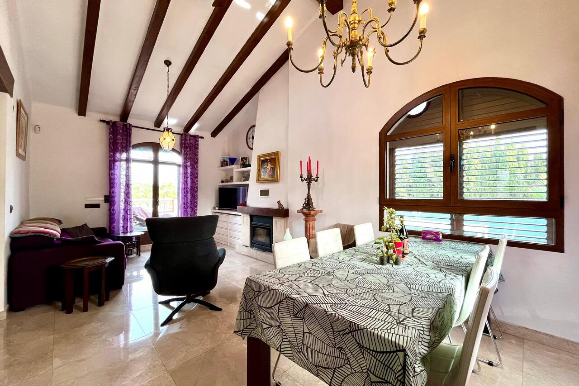 Resale - Villa -
Villamartin - Costa Blanca