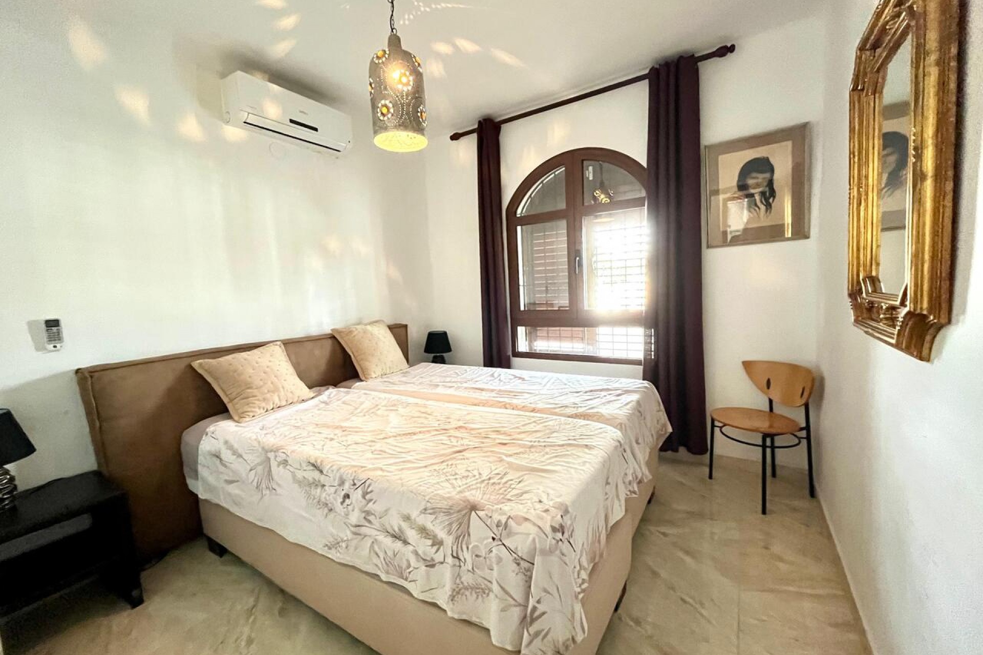 Resale - Villa -
Villamartin - Costa Blanca