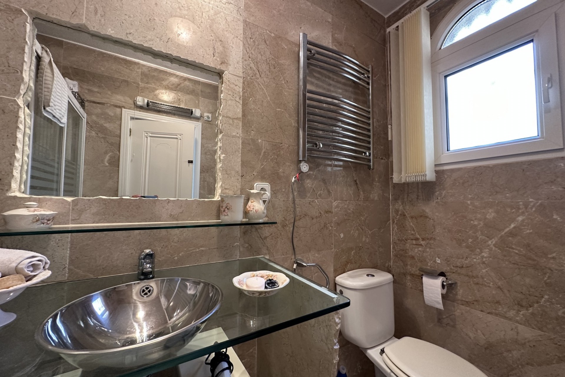 Resale - Villa -
Villamartin - Costa Blanca