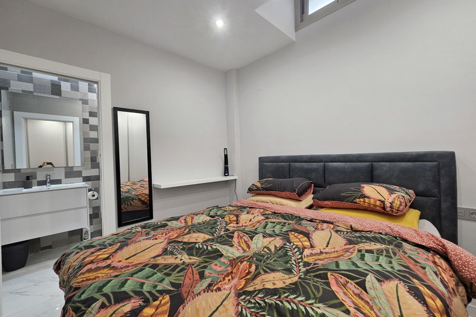 Resale - Villa -
Villamartin - Costa Blanca