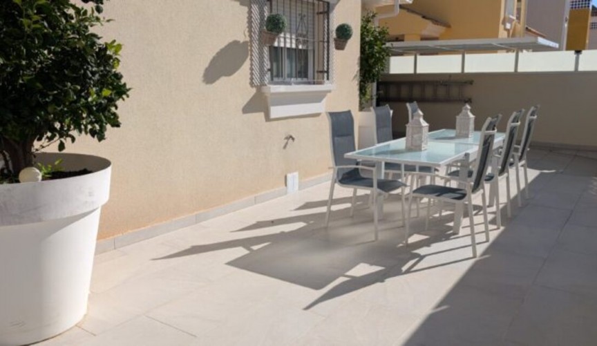Resale - Villa -
Villamartin - Costa Blanca