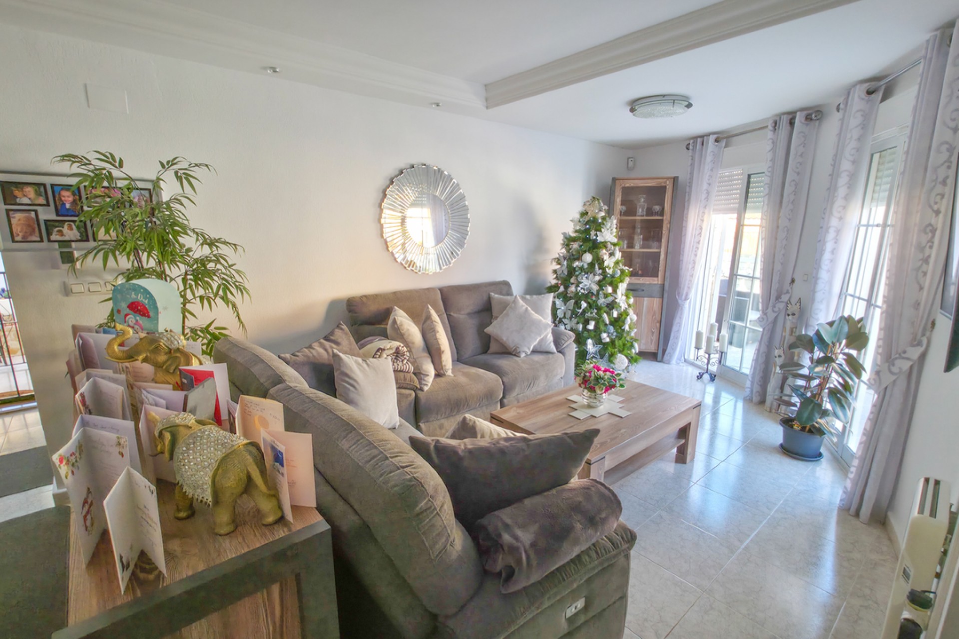 Resale - Villa -
Villamartin - Costa Blanca