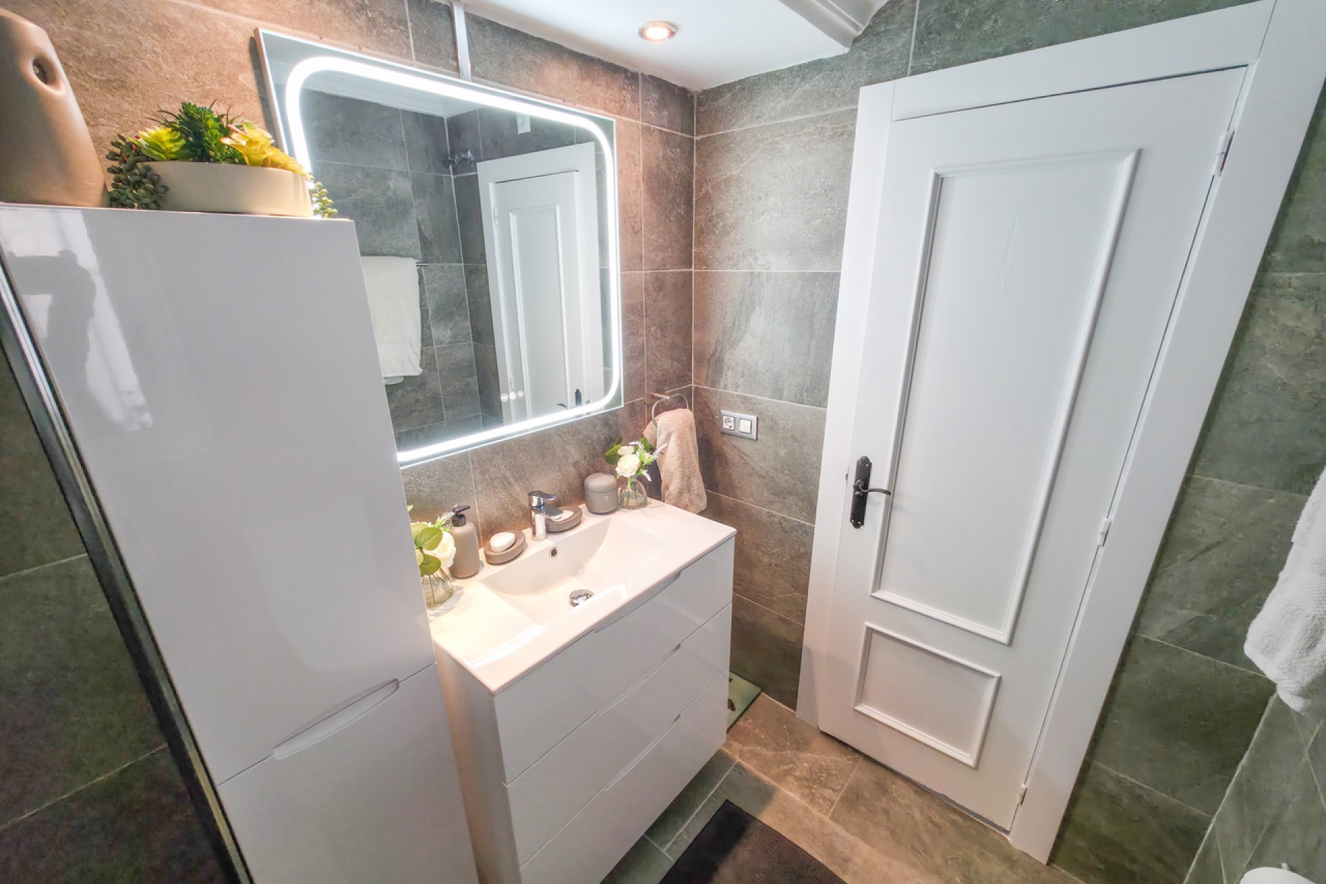 Resale - Villa -
Villamartin - Costa Blanca