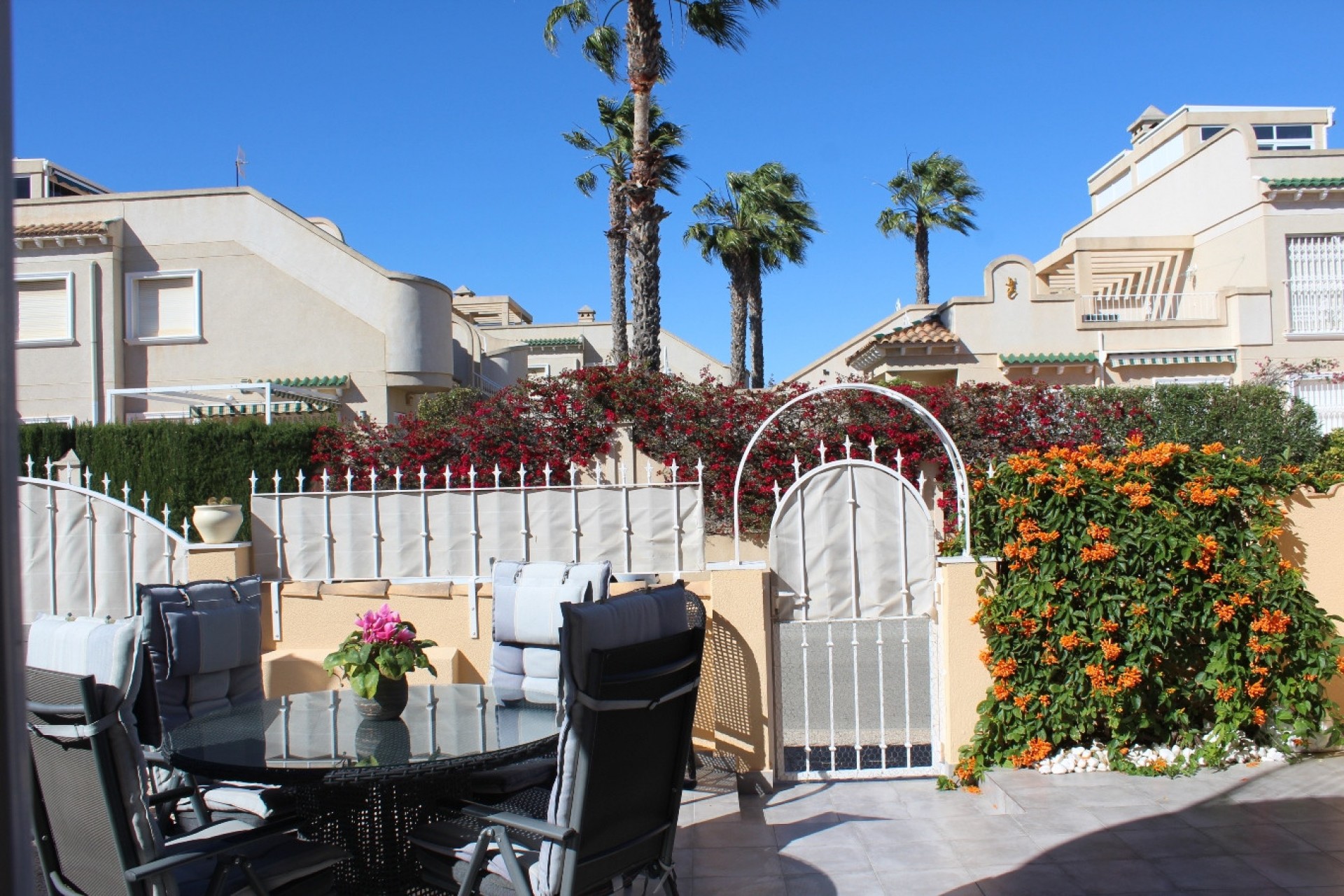 Resale - Villa -
Villamartin - Costa Blanca
