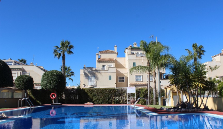 Resale - Villa -
Villamartin - Costa Blanca
