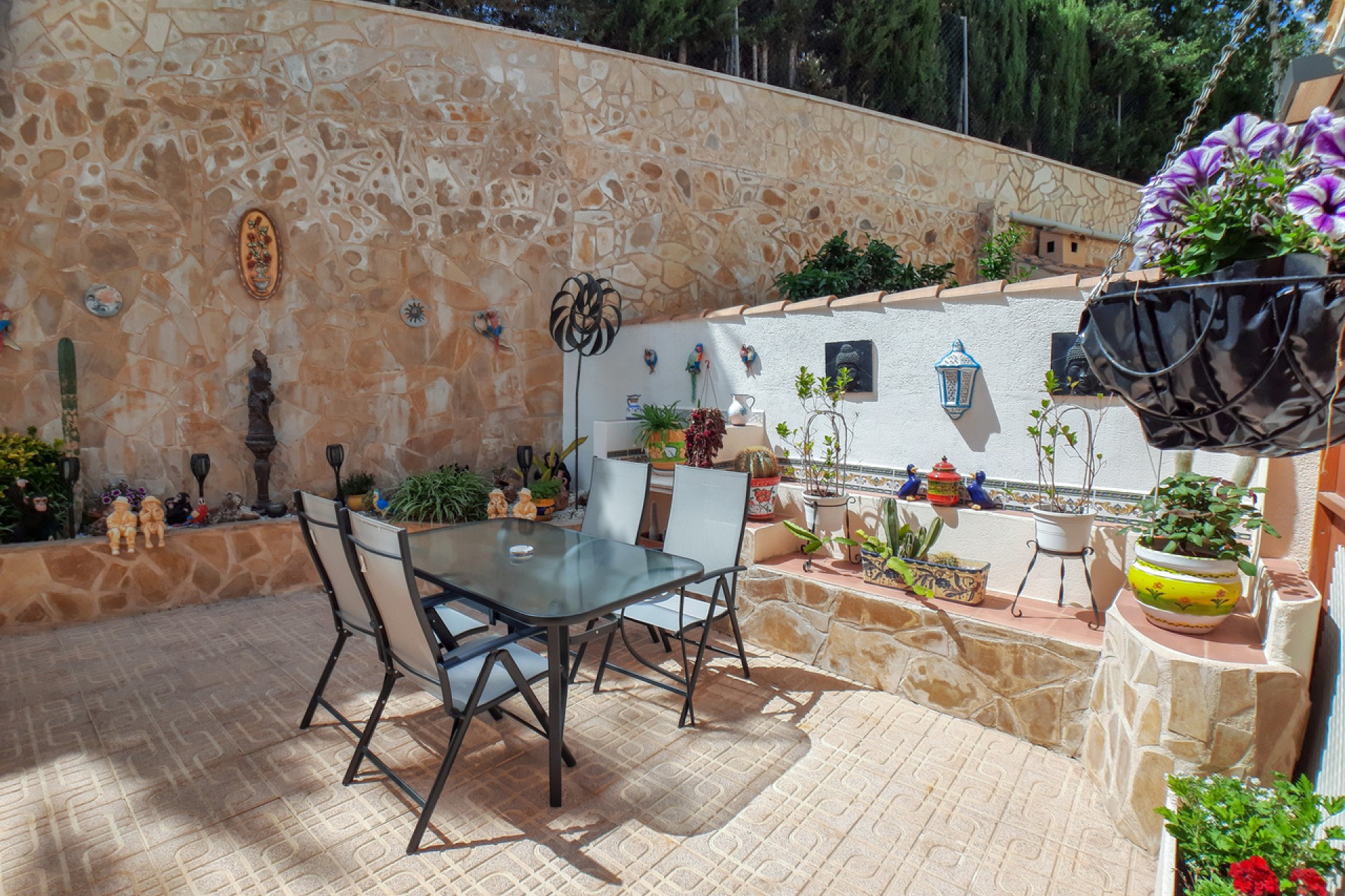 Resale - Villa -
Villamartin - Costa Blanca