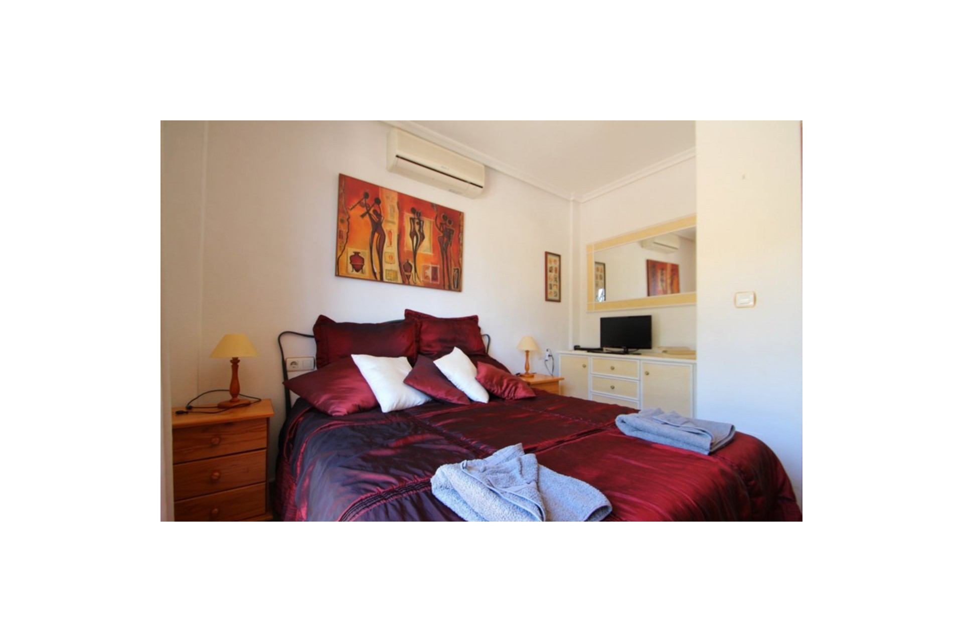 Resale - Villa -
Villamartin - Costa Blanca