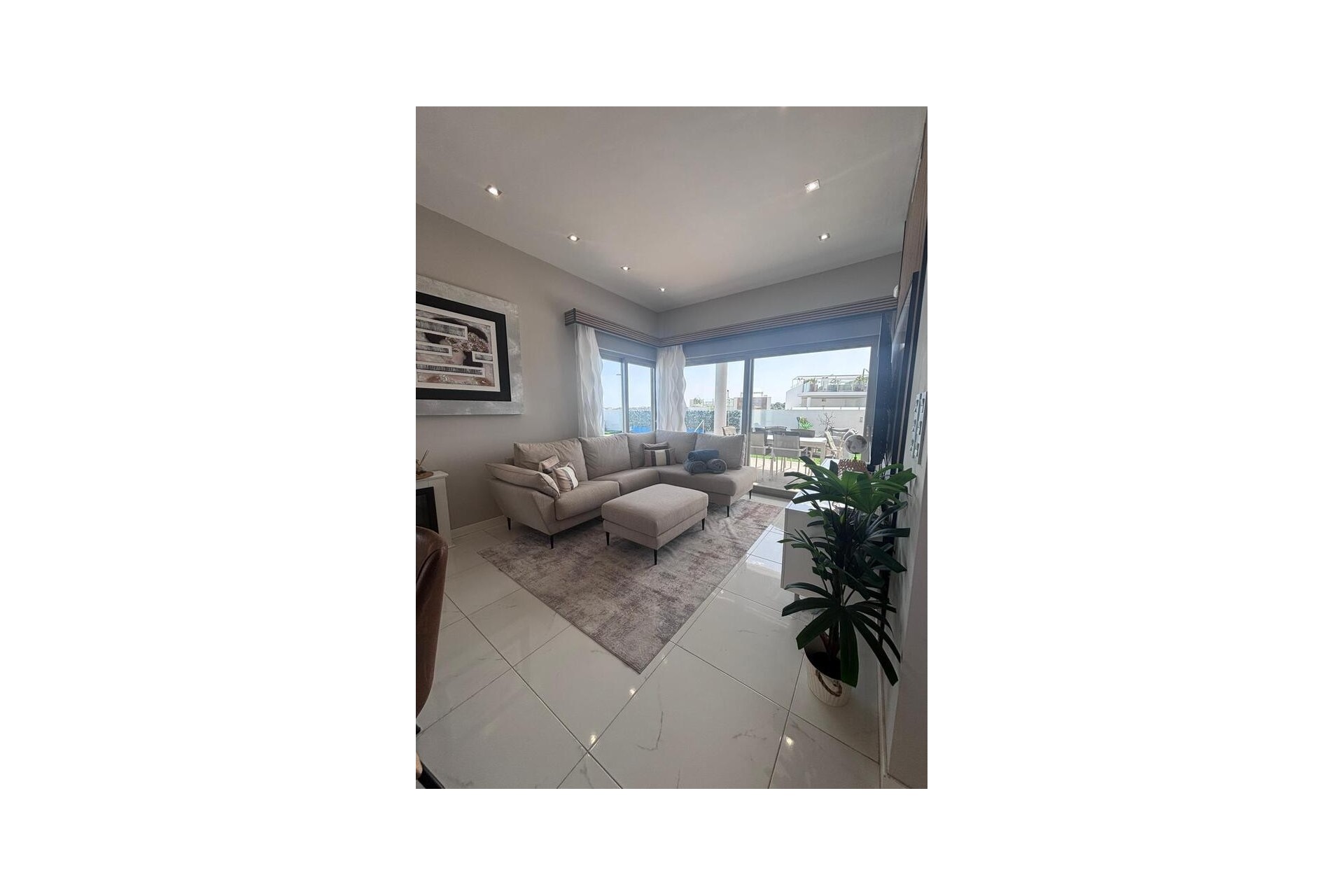 Resale - Villa -
Villamartin - Costa Blanca