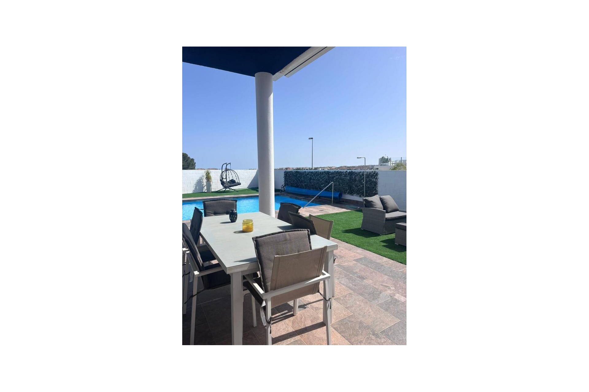 Resale - Villa -
Villamartin - Costa Blanca