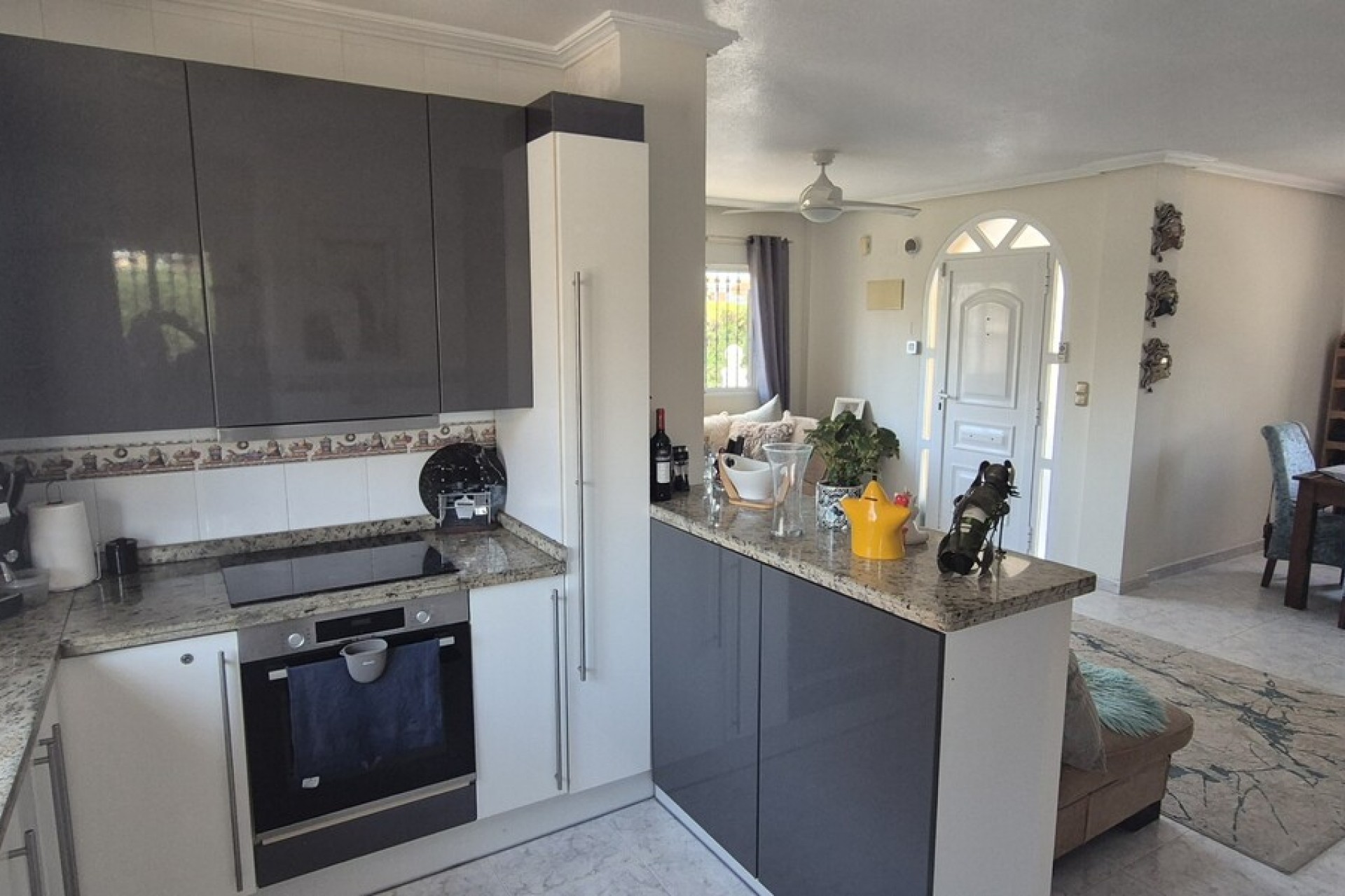 Resale - Villa -
Villamartin - Costa Blanca
