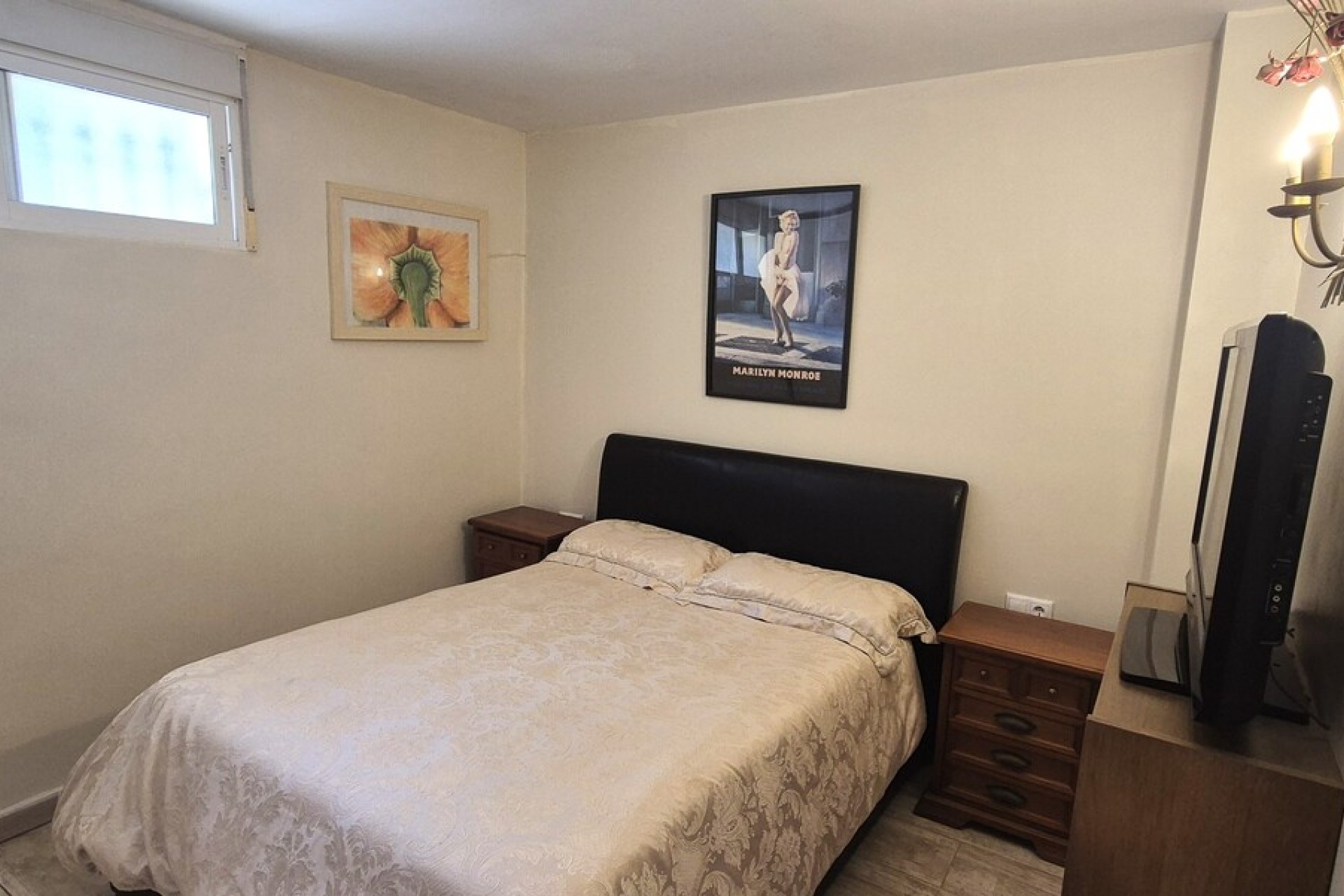 Resale - Villa -
Villamartin - Costa Blanca