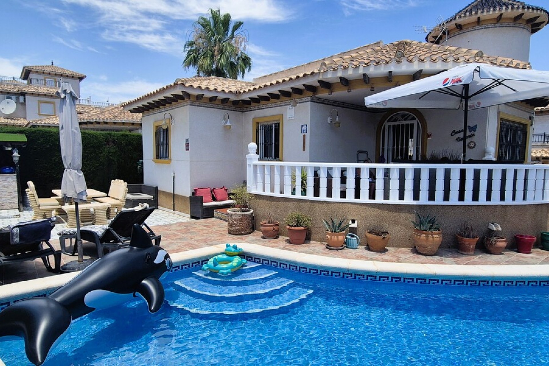 Resale - Villa -
Villamartin - Costa Blanca