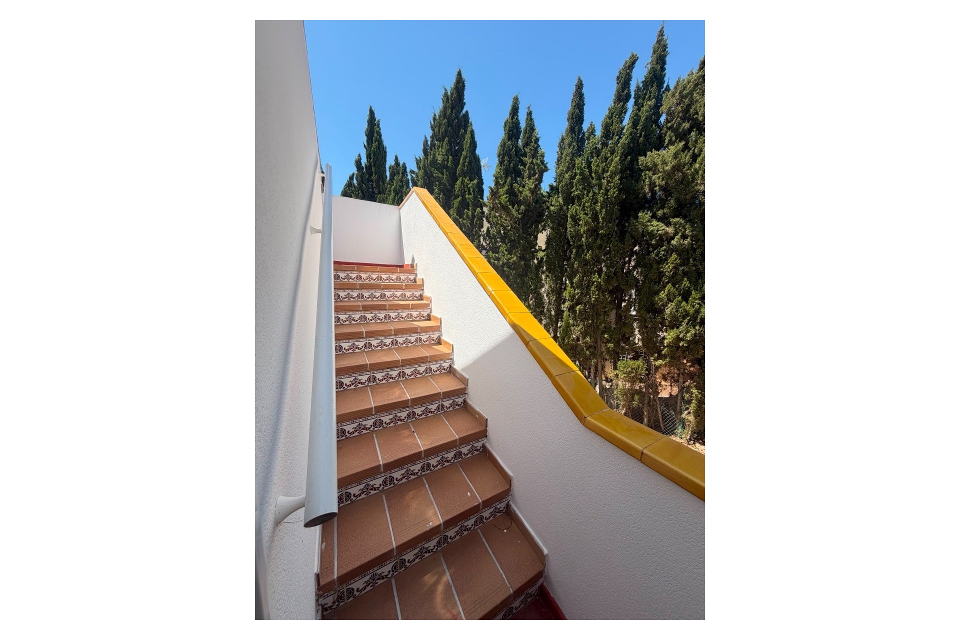 Resale - Villa -
Villamartin - Costa Blanca
