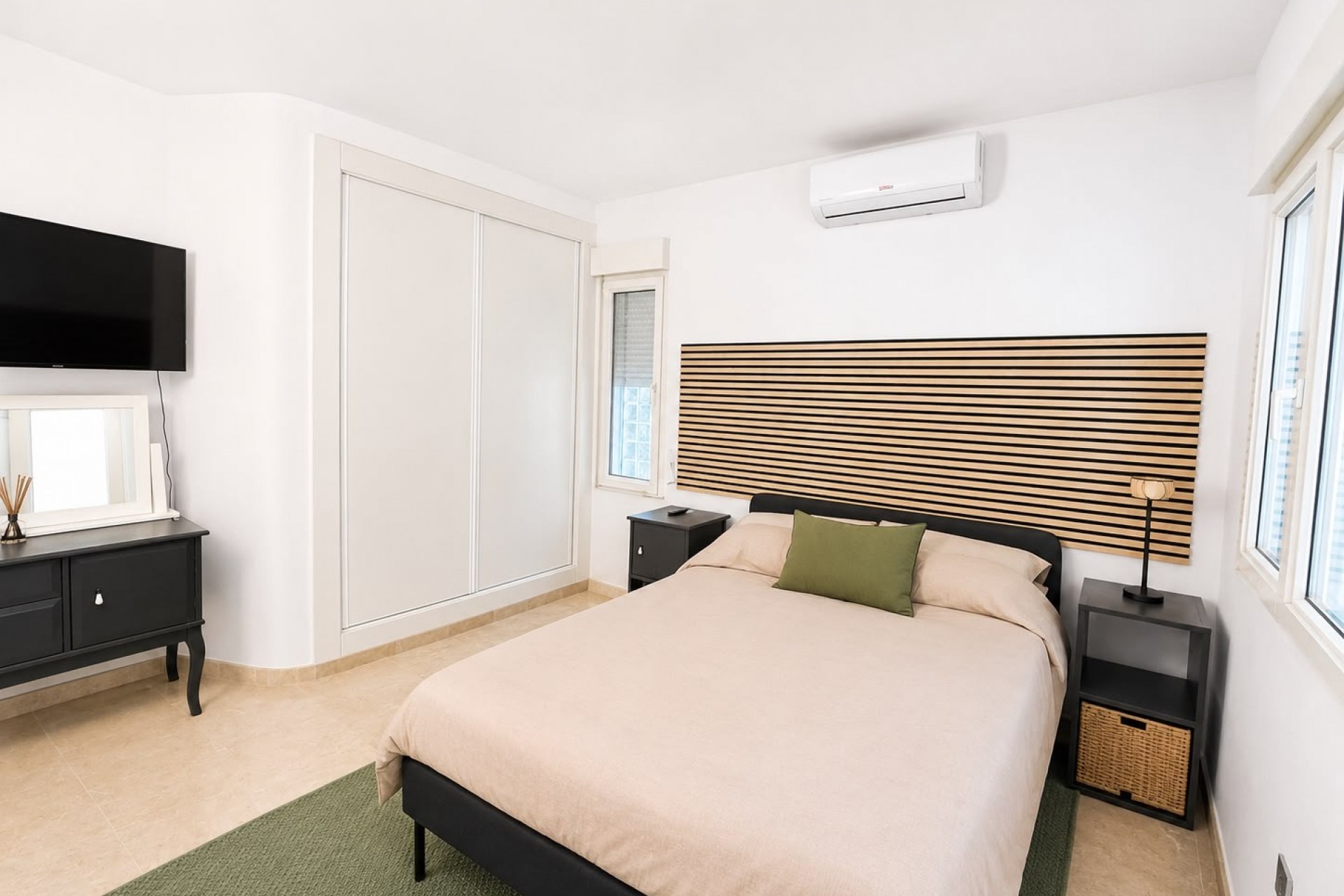 Resale - Villa -
Villamartin - Costa Blanca