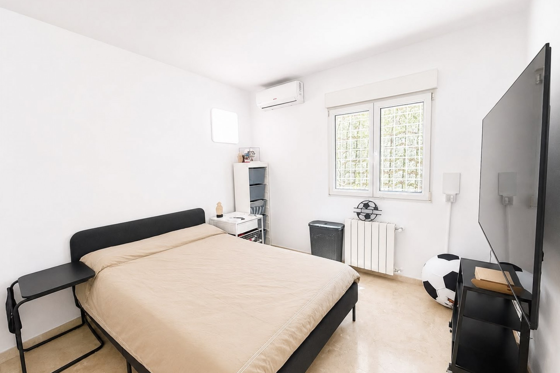 Resale - Villa -
Villamartin - Costa Blanca