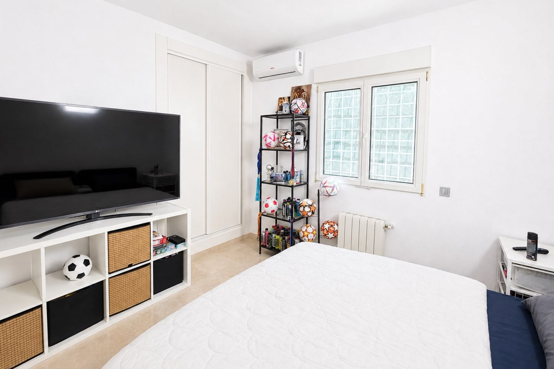 Resale - Villa -
Villamartin - Costa Blanca