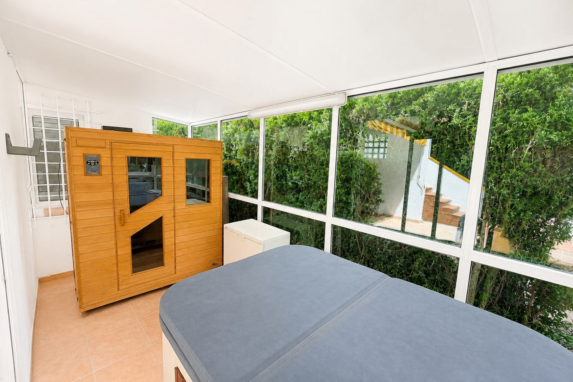 Resale - Villa -
Villamartin - Costa Blanca