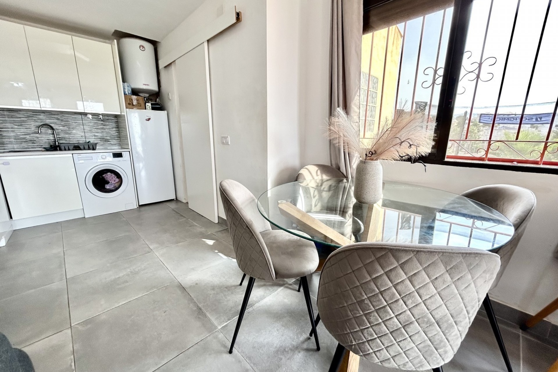Resale - Villa -
Villamartin - Costa Blanca