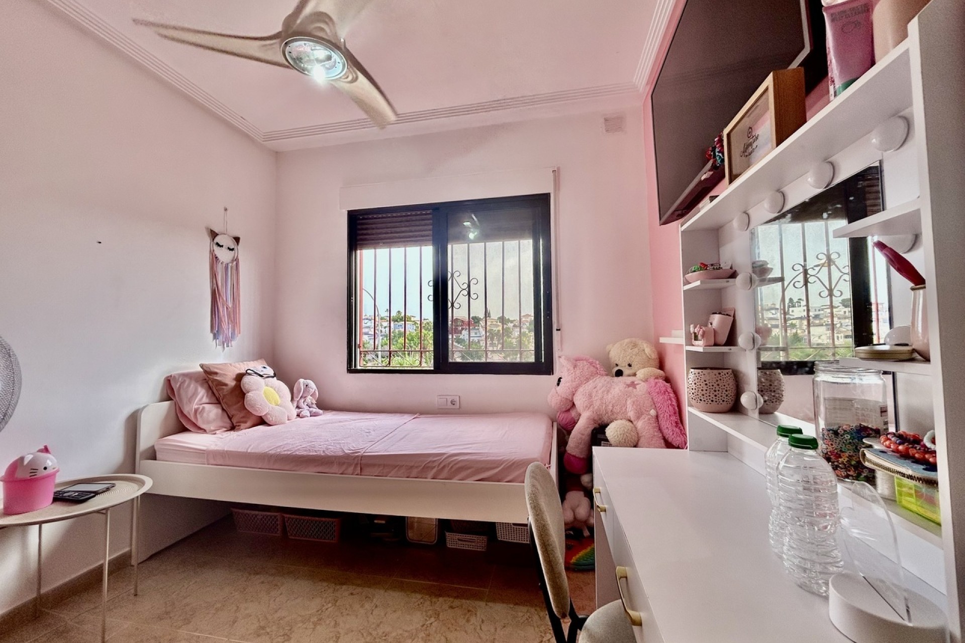 Resale - Villa -
Villamartin - Costa Blanca