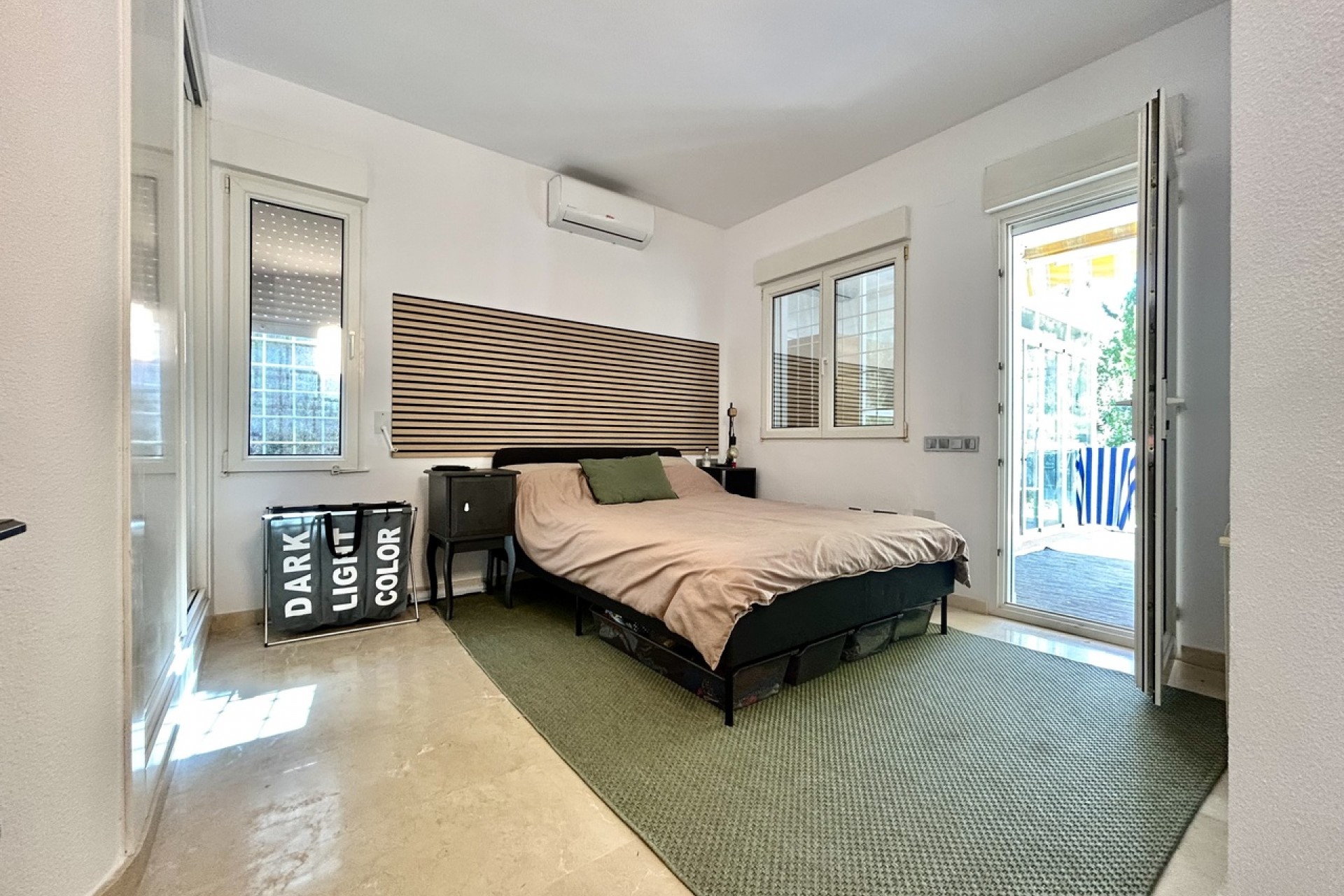 Resale - Villa -
Villamartin - Costa Blanca