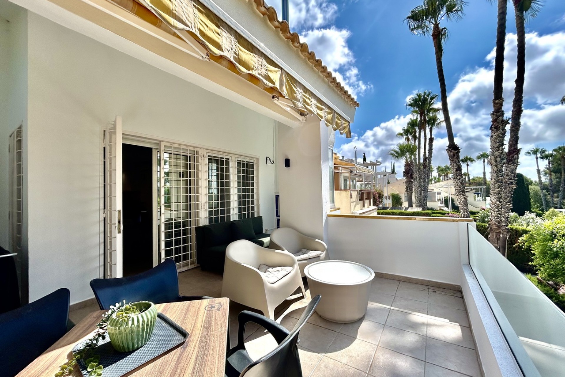 Resale - Villa -
Villamartin - Costa Blanca