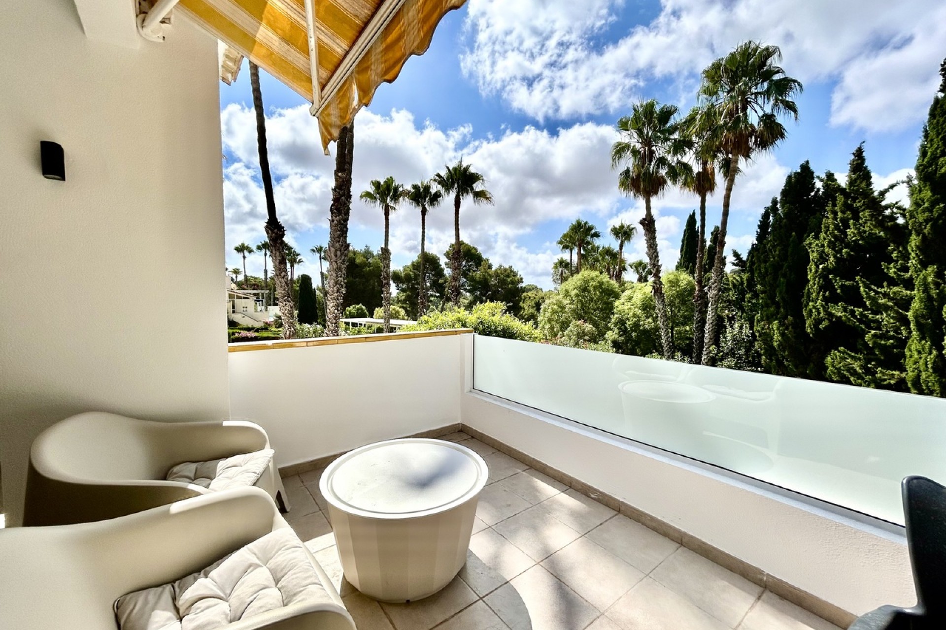 Resale - Villa -
Villamartin - Costa Blanca