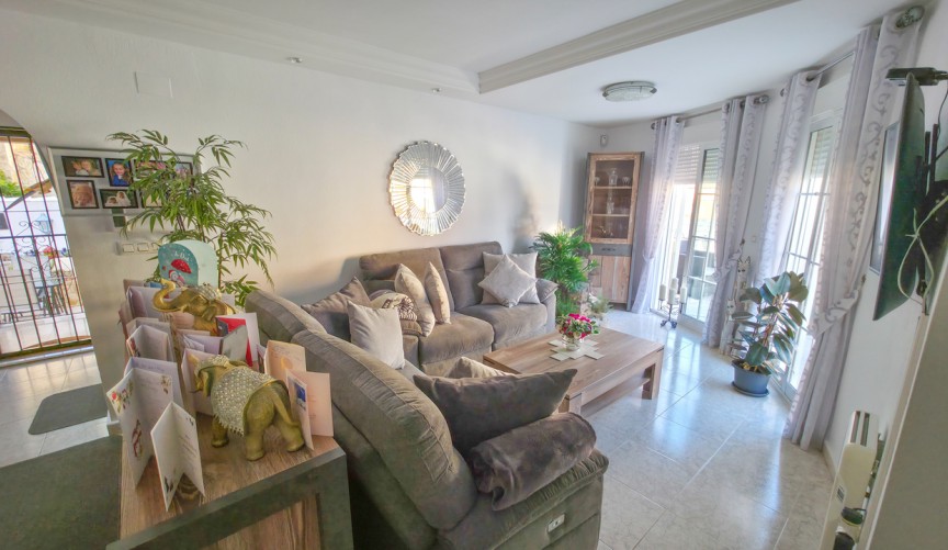 Resale - Villa -
Villamartin - Costa Blanca