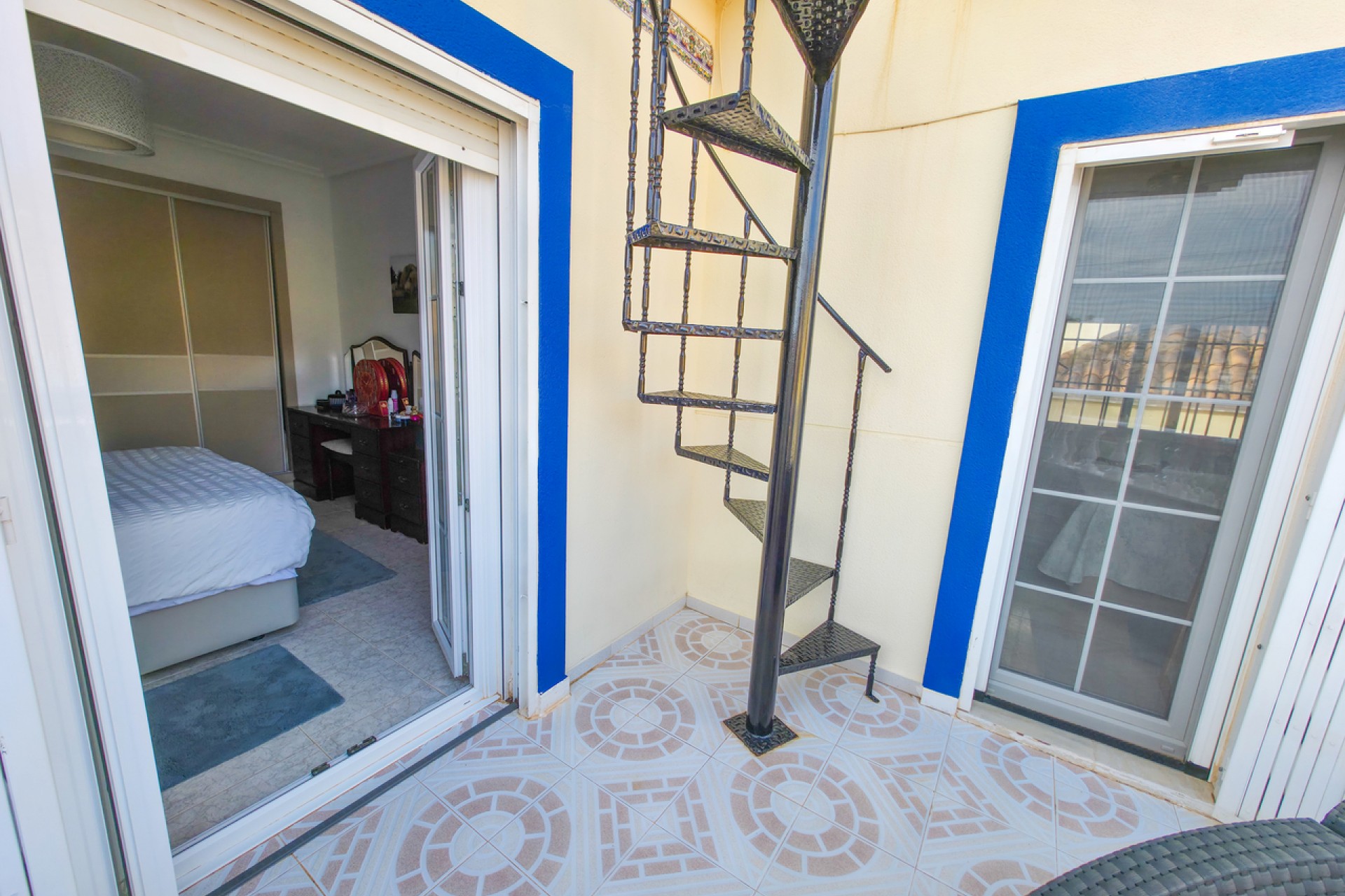 Resale - Villa -
Villamartin - Costa Blanca