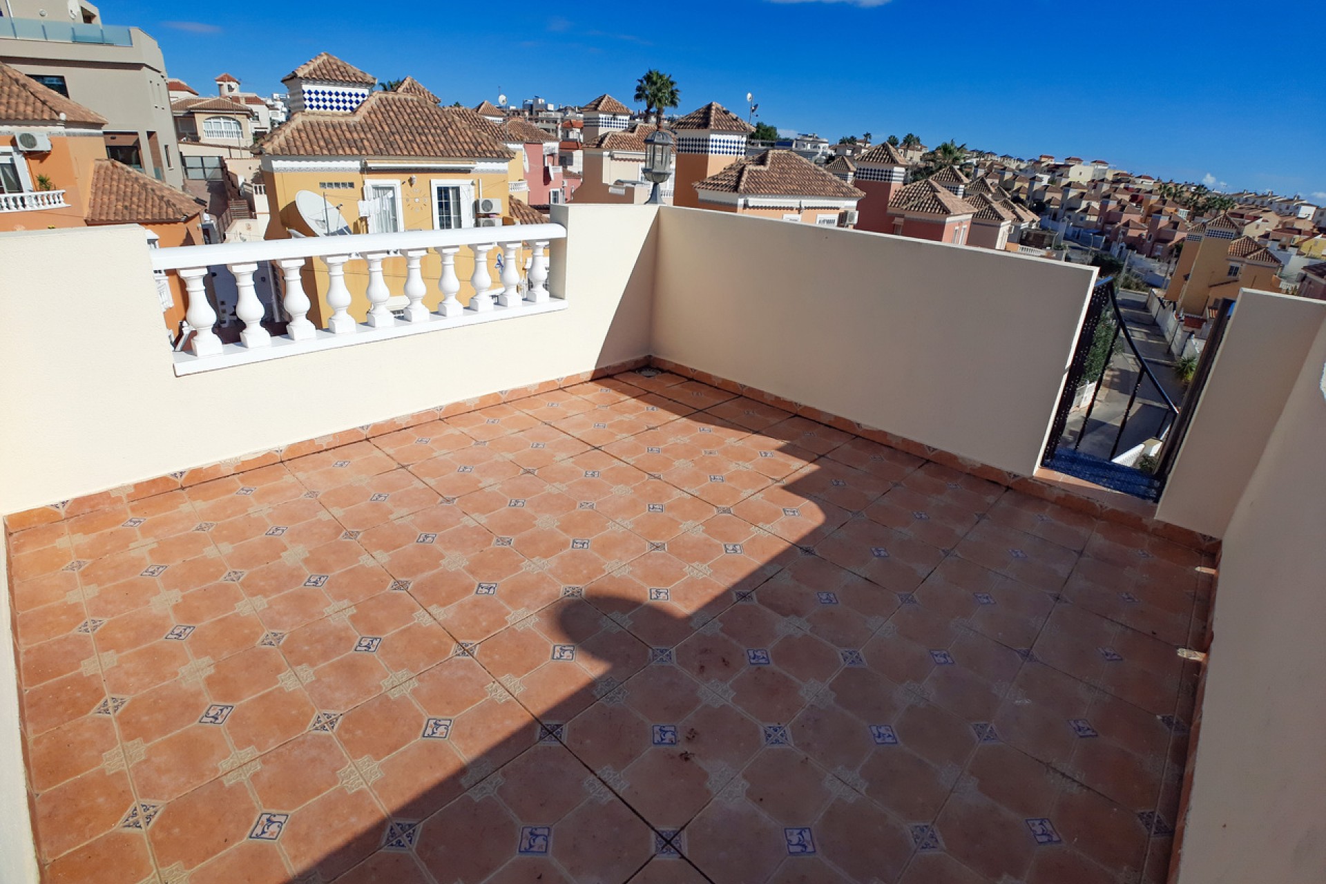 Resale - Villa -
Villamartin - Costa Blanca