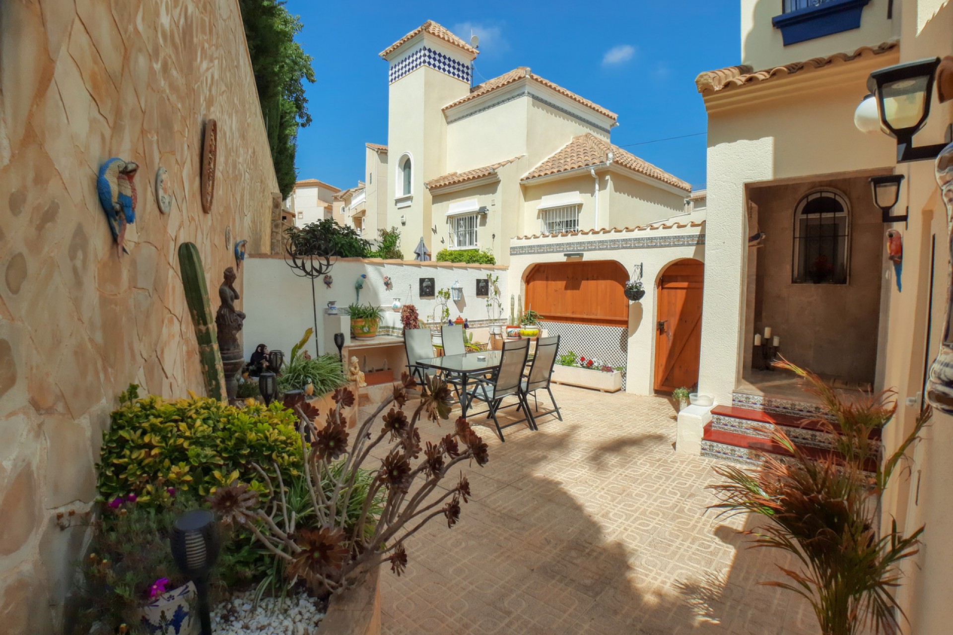 Resale - Villa -
Villamartin - Costa Blanca