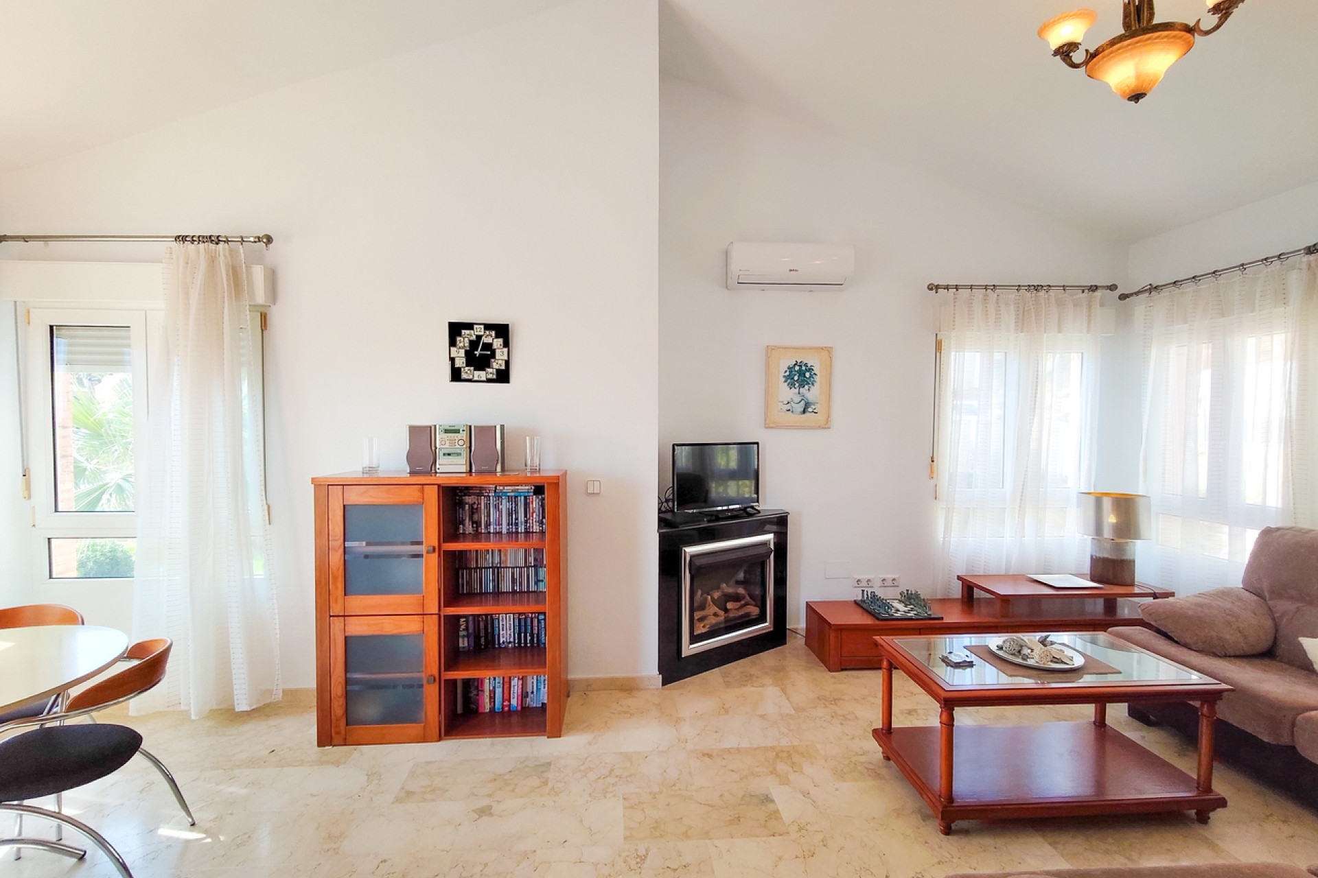 Resale - Villa -
Villamartin - Costa Blanca
