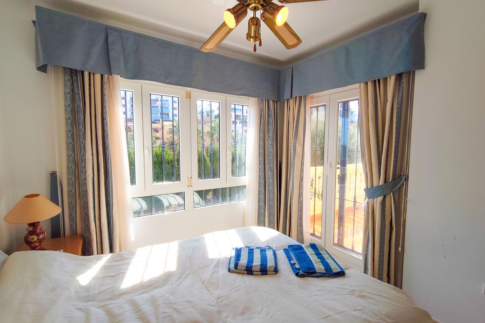 Resale - Villa -
Villamartin - Costa Blanca