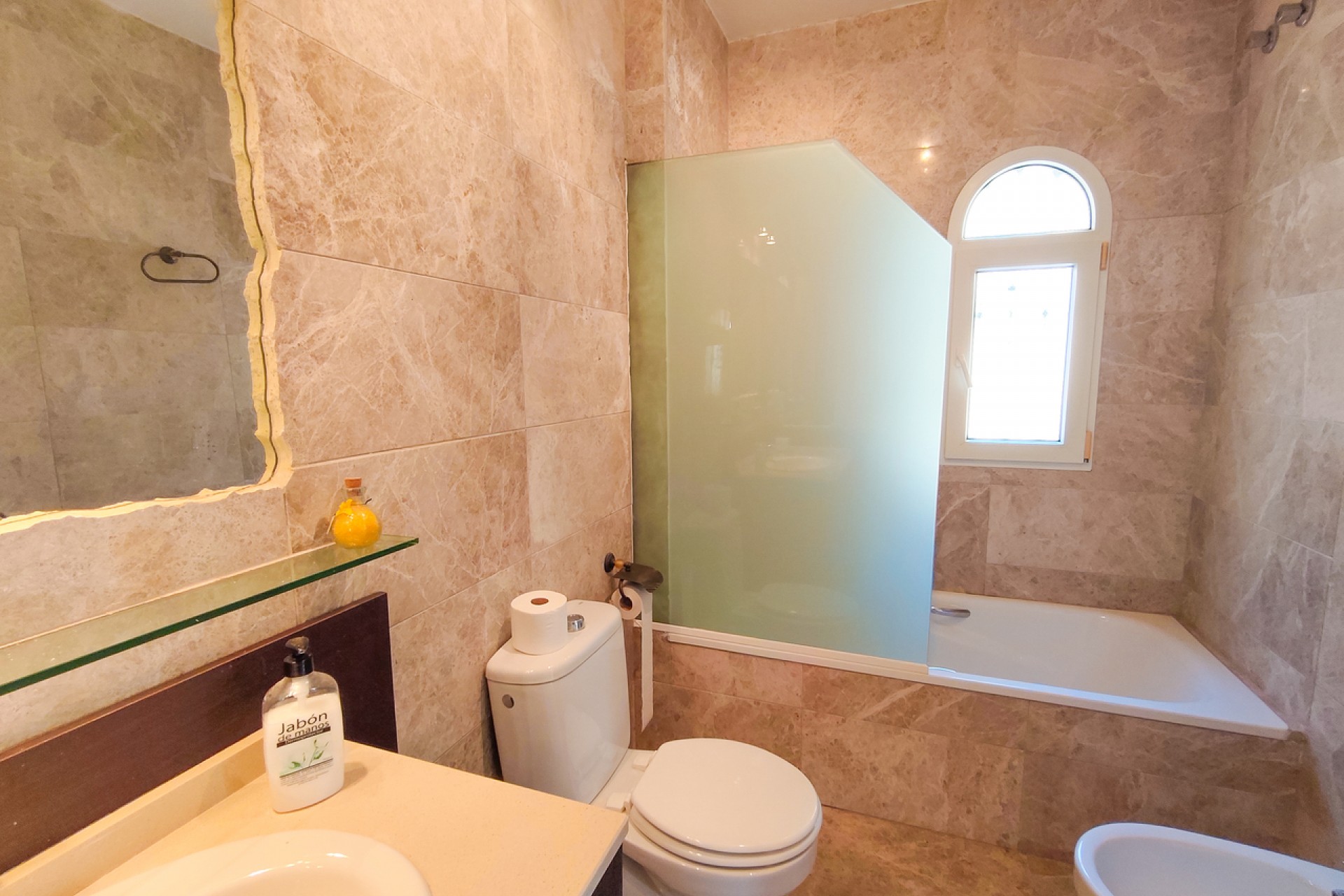 Resale - Villa -
Villamartin - Costa Blanca