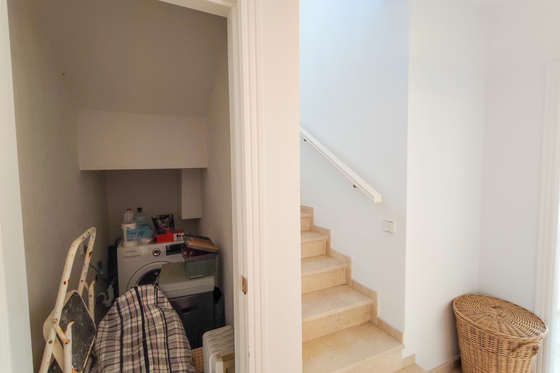 Resale - Villa -
Villamartin - Costa Blanca