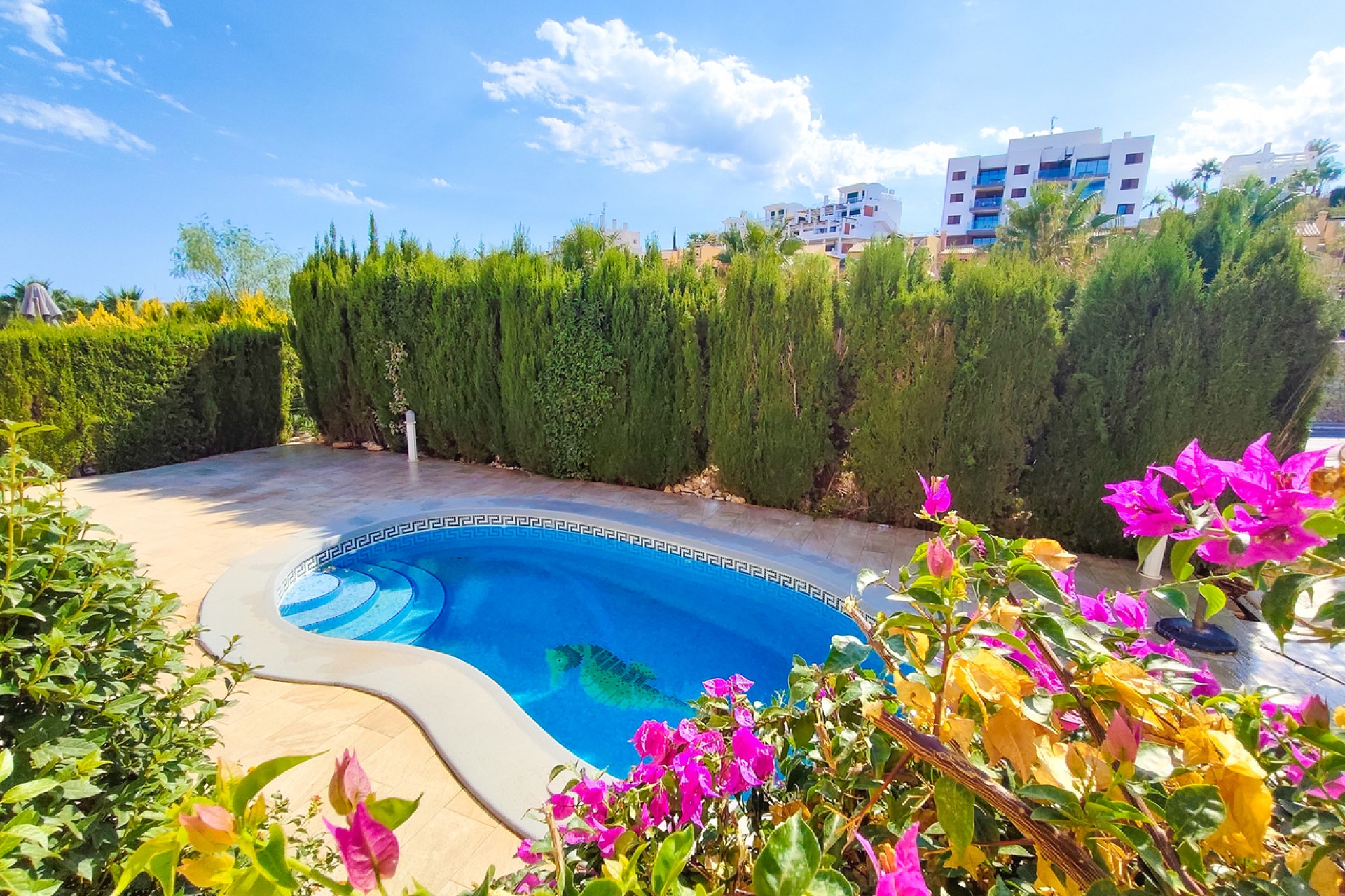 Resale - Villa -
Villamartin - Costa Blanca