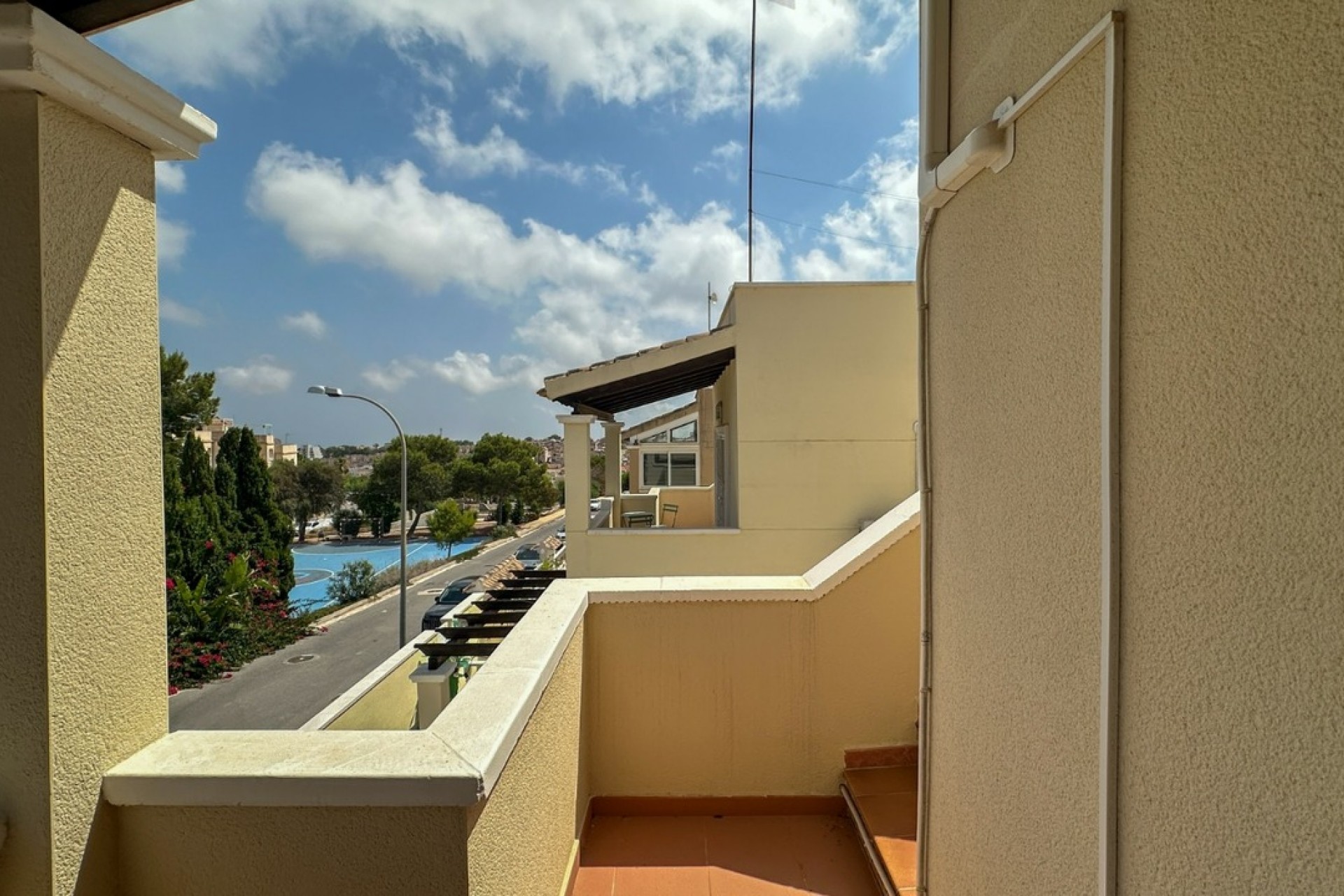 Resale - Villa -
Villamartin - Costa Blanca
