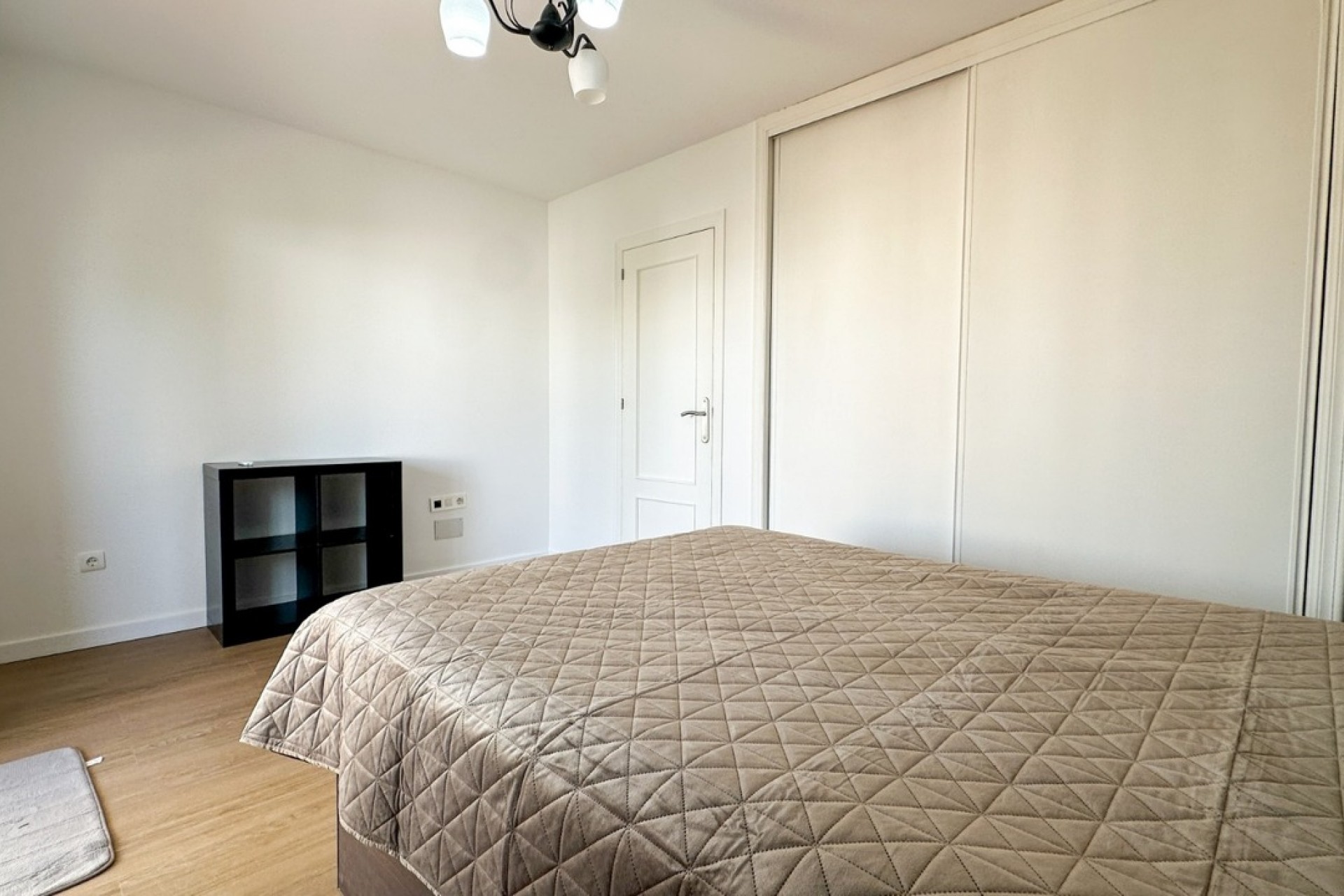 Resale - Villa -
Villamartin - Costa Blanca