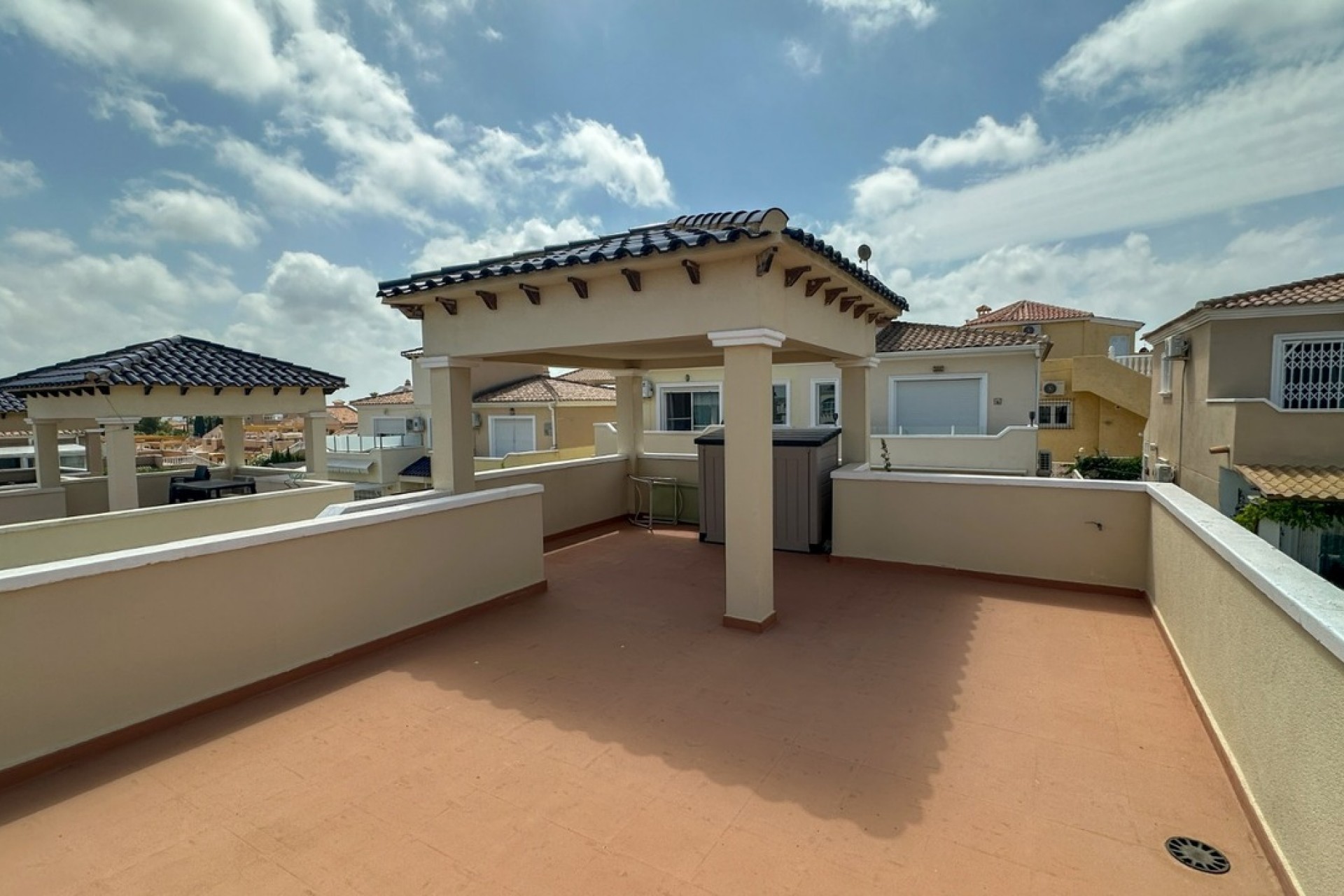 Resale - Villa -
Villamartin - Costa Blanca