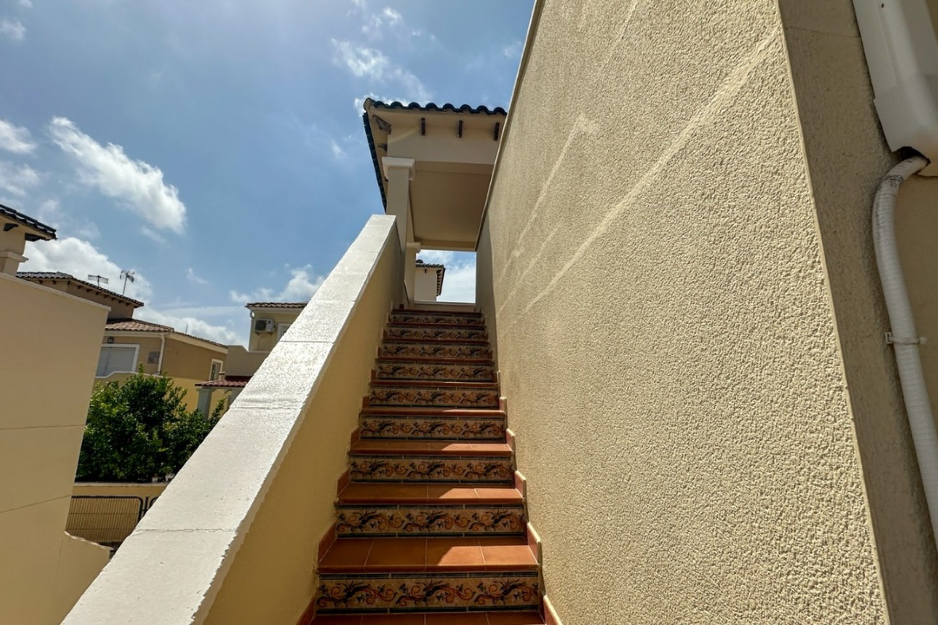 Resale - Villa -
Villamartin - Costa Blanca