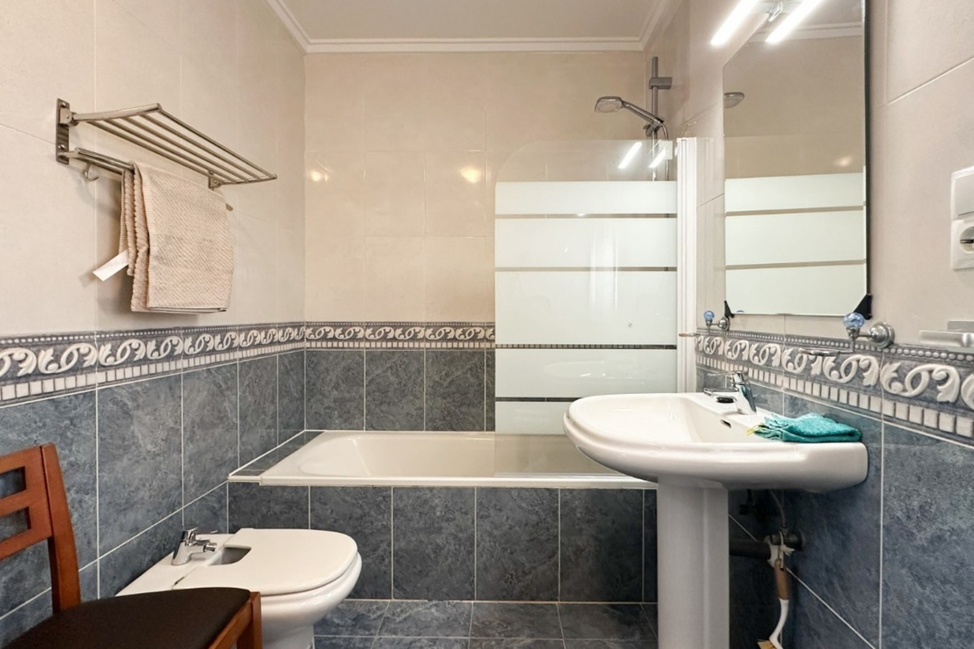 Resale - Villa -
Villamartin - Costa Blanca